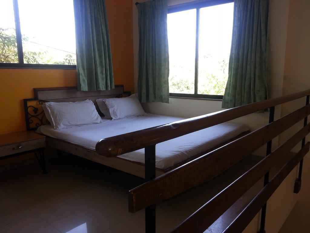 Hotel Tree Top Mahabaleshwar Phòng bức ảnh